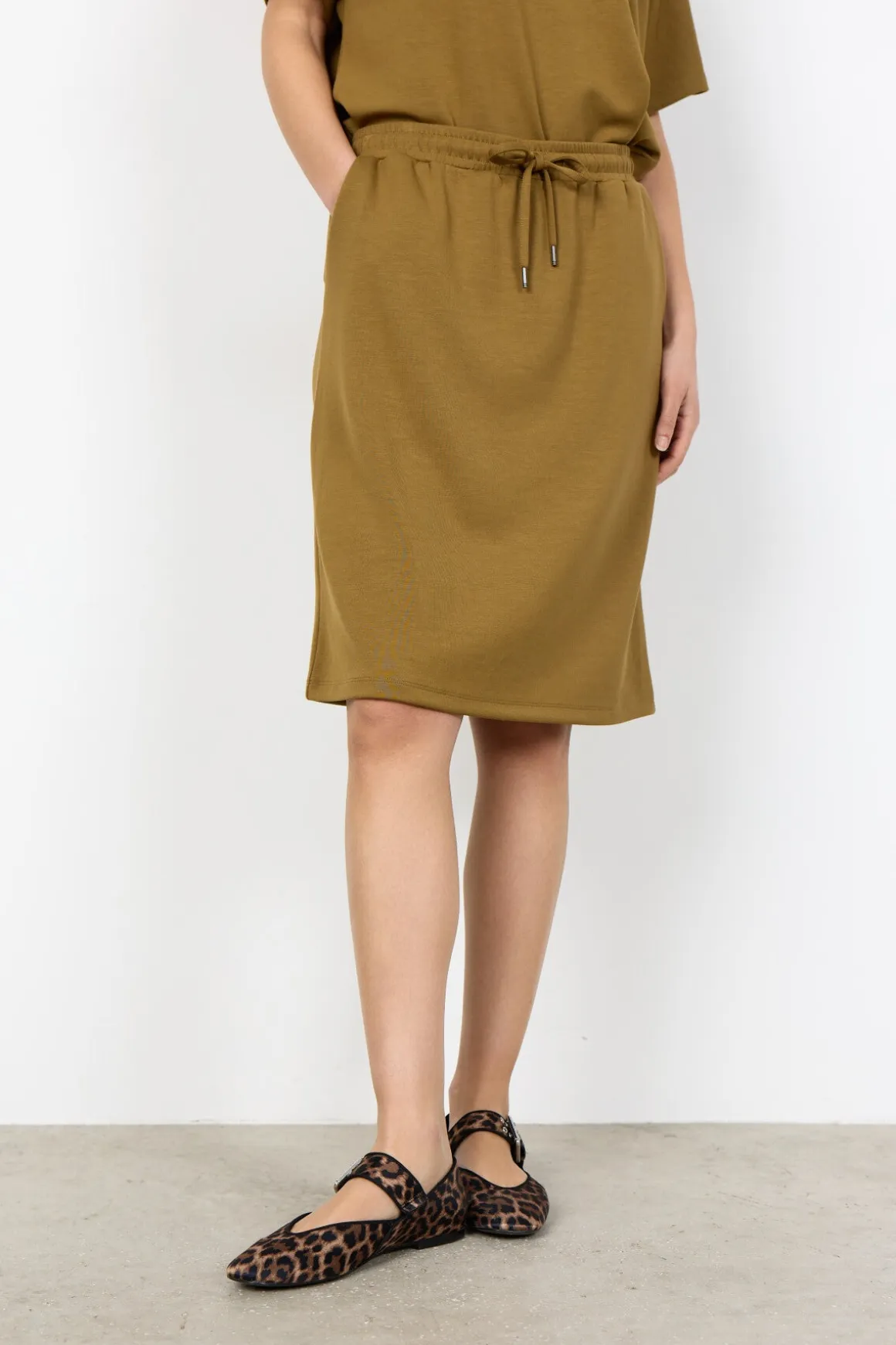 SC-BANU 255 Kjol Oliv